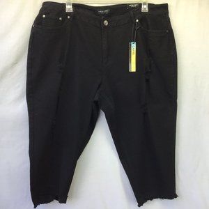 Eighty Eight Womens Cropped Pants Unhemmed Ripped Flat Front Capris Pant NWT 24